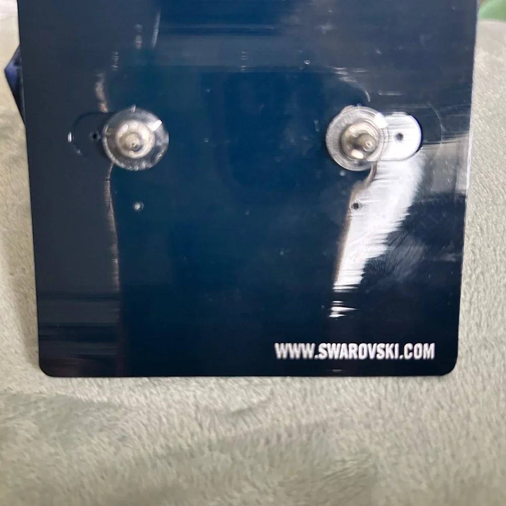 NWOT Swarovski Drop Earrings - Picture 3 of 3